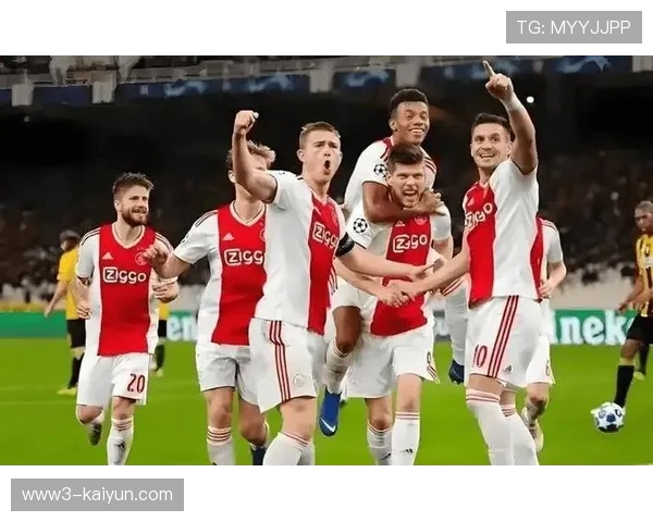 前进之鹰边路突击未果 乌德勒支防反战术客场取分